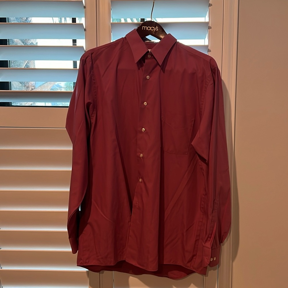 Men’s dress shirt, like new! Downsizing!